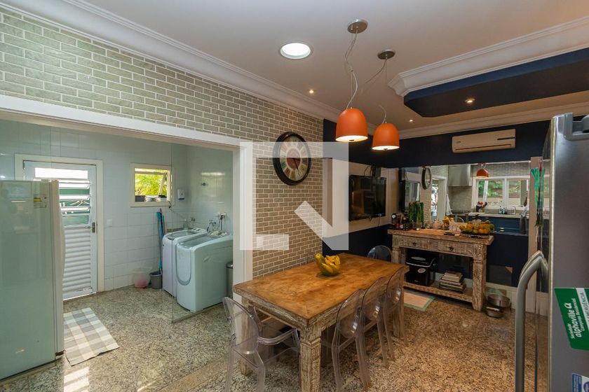 Casa à Venda - Lot. Alphaville Campinas , 4 Quartos,  439 m2 em , Campinas - sp | SoloBR