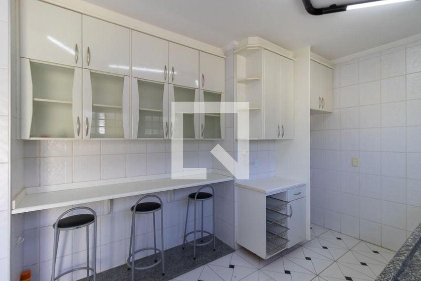 Casa à Venda - Jardim Flamboyant, 4 Quartos,  250 m2 em , Campinas - sp | SoloBR