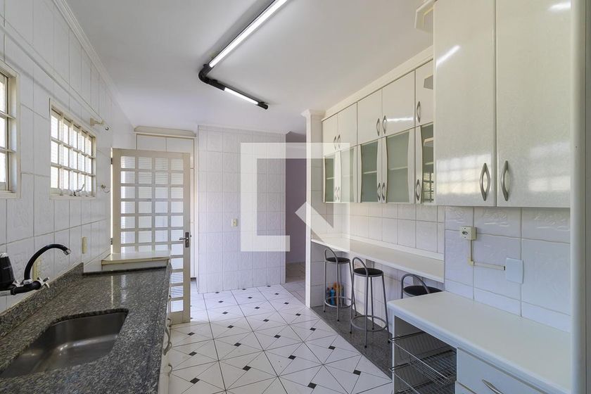 Casa à Venda - Jardim Flamboyant, 4 Quartos,  250 m2 em , Campinas - sp | SoloBR