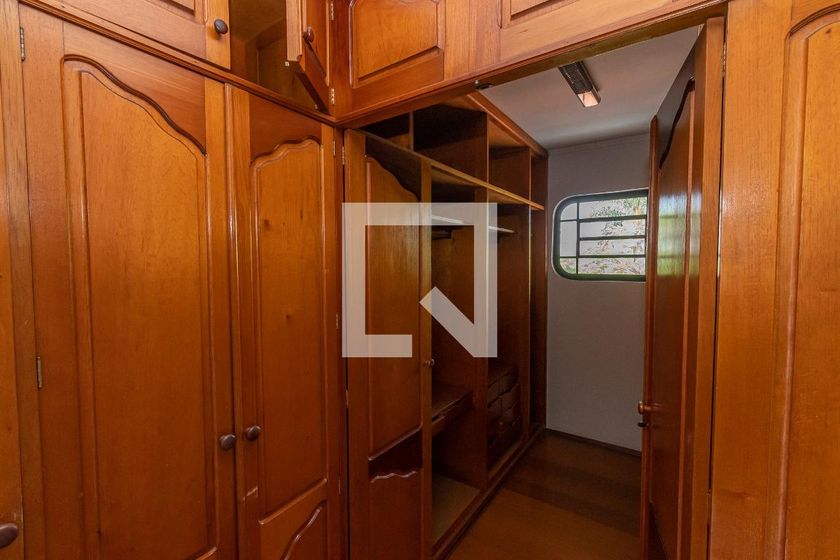 Casa à Venda - Jardim Chapadão, 4 Quartos,  440 m2 em , Campinas - sp | SoloBR