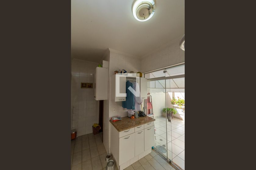 Casa à Venda - Nova Campinas, 4 Quartos,  300 m2 em , Campinas - sp | SoloBR