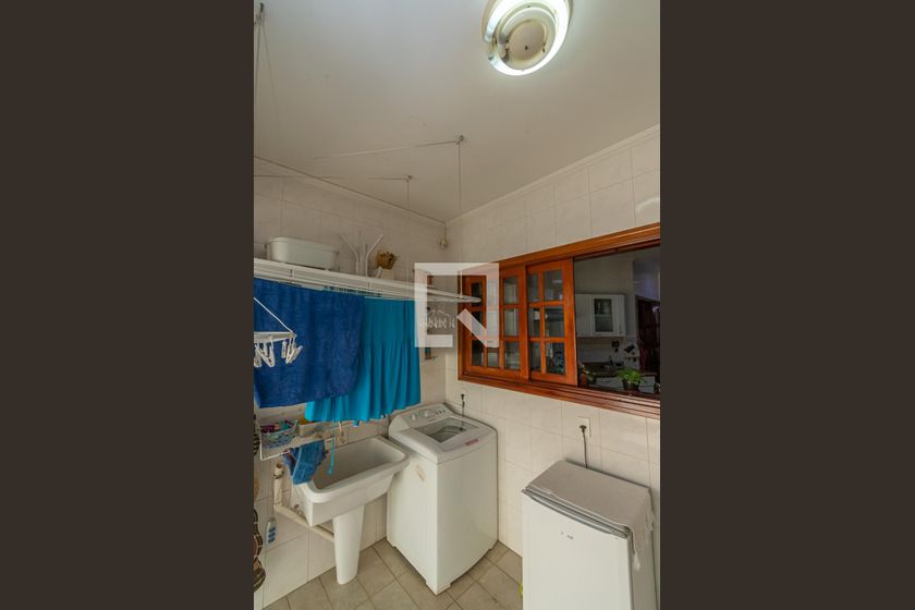 Casa à Venda - Nova Campinas, 4 Quartos,  300 m2 em , Campinas - sp | SoloBR