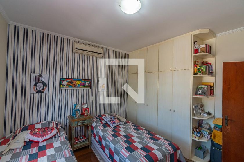 Casa à Venda - Nova Campinas, 4 Quartos,  300 m2 em , Campinas - sp | SoloBR