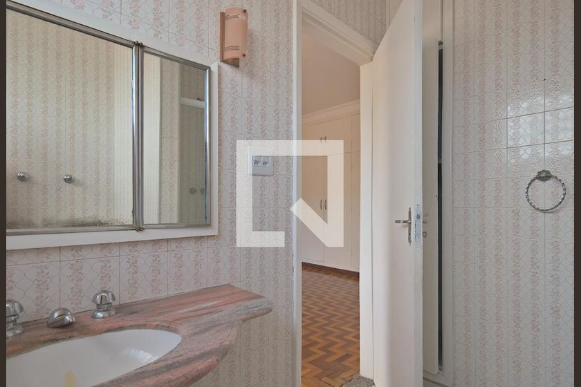 Casa à Venda - Bosque, 6 Quartos,  260 m2 em , Campinas - sp | SoloBR
