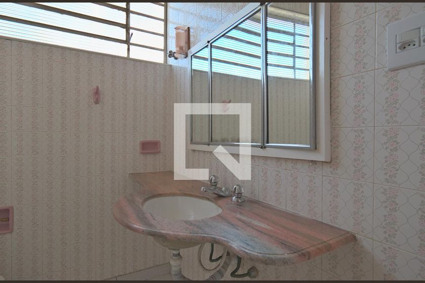 Casa à Venda - Bosque, 6 Quartos,  260 m2 em , Campinas - sp | SoloBR