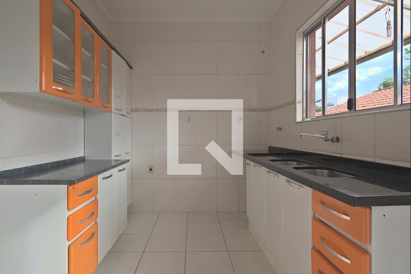 Casa à Venda - Bosque, 6 Quartos,  260 m2 em , Campinas - sp | SoloBR