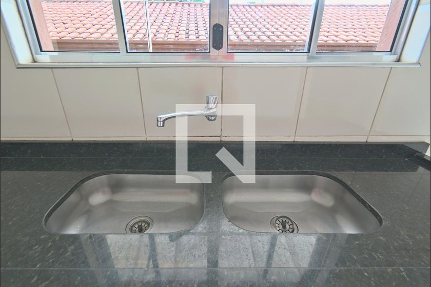 Casa à Venda - Bosque, 6 Quartos,  260 m2 em , Campinas - sp | SoloBR