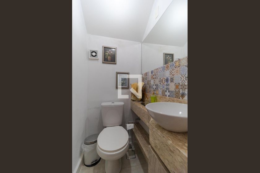 Casa à Venda - Mansões Santo Antônio, 3 Quartos,  100 m2 em , Campinas - sp | SoloBR