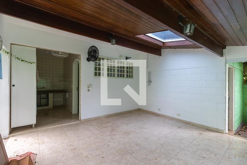 Casa à Venda - Barão Geraldo - Centro, 4 Quartos,  250 m2 em , Campinas - sp | SoloBR