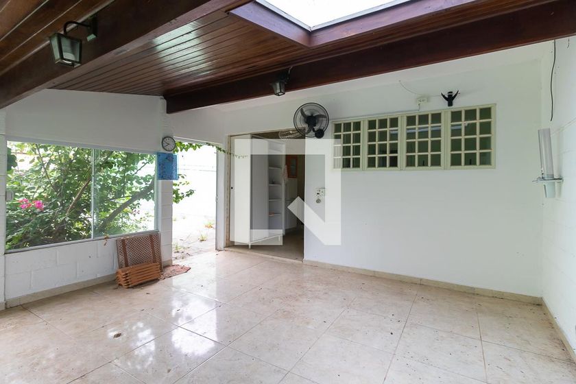 Casa à Venda - Barão Geraldo - Centro, 4 Quartos,  250 m2 em , Campinas - sp | SoloBR