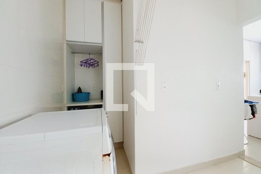 Casa à Venda - Swiss Park, 3 Quartos,  350 m2 em , Campinas - sp | SoloBR