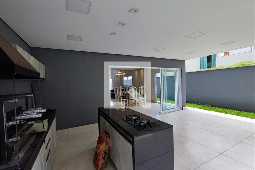 Casa à Venda - Swiss Park, 3 Quartos,  360 m2 em , Campinas - sp | SoloBR