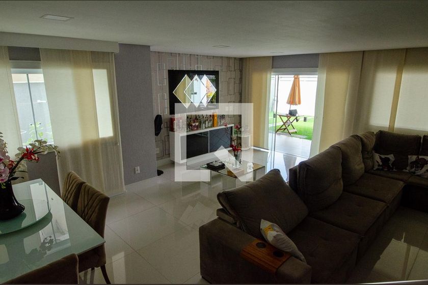 Casa, 5 quartos, 233 m² - Foto 1