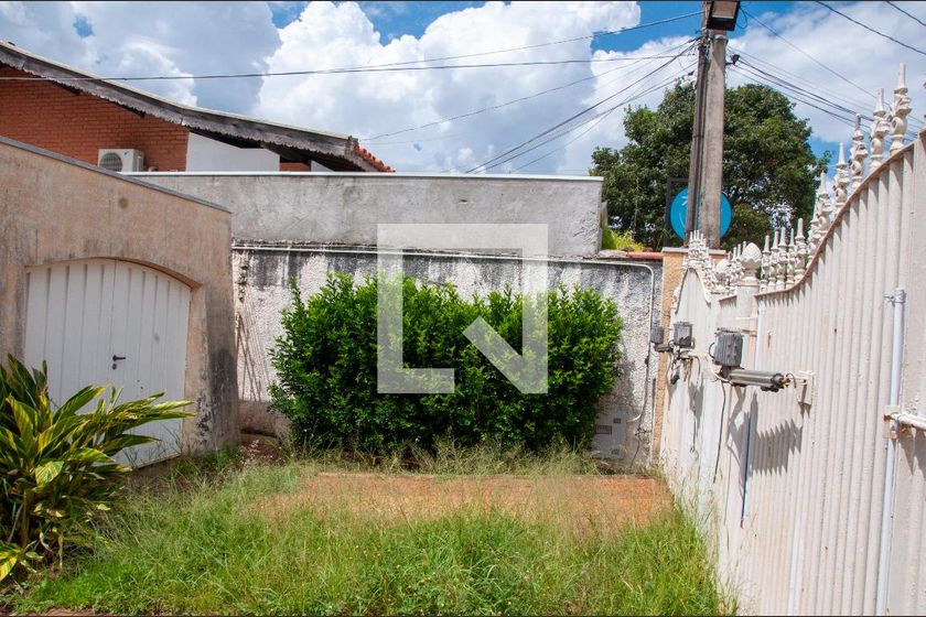 Casa à Venda - Mansões Santo Antônio, 4 Quartos,  464 m2 em , Campinas - sp | SoloBR