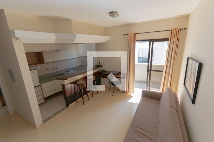 Apartamento com 1 quarto para alugar em Cambuí, Campinas por R 2.000