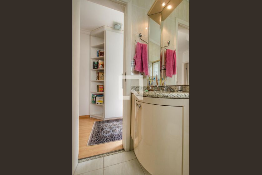 Casa, 4 quartos, 260 m² - Foto 57