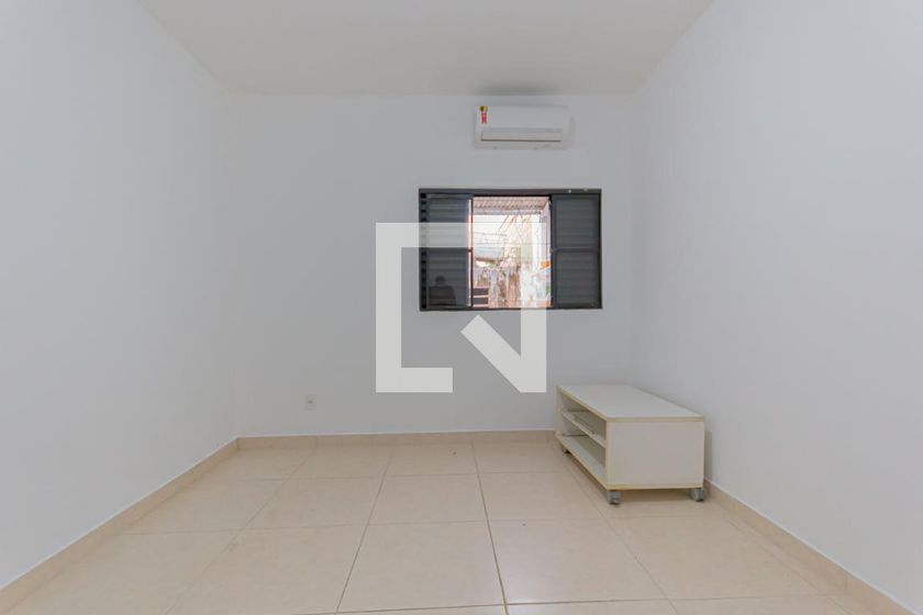 Casa à Venda - Jardim Flamboyant, 2 Quartos,  90 m2 em , Campinas - sp | SoloBR