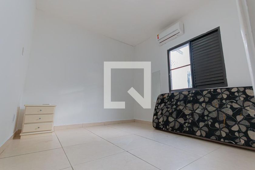 Casa à Venda - Jardim Flamboyant, 2 Quartos,  90 m2 em , Campinas - sp | SoloBR