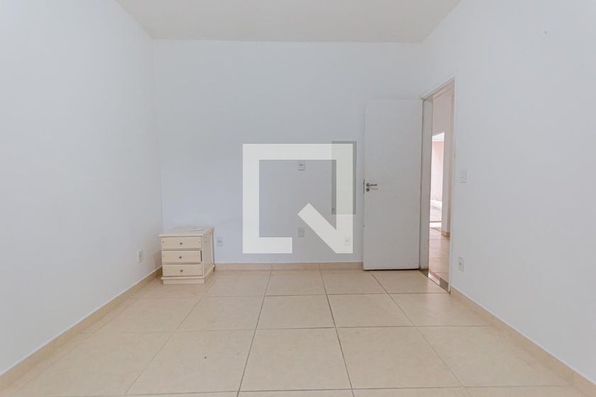 Casa à Venda - Jardim Flamboyant, 2 Quartos,  90 m2 em , Campinas - sp | SoloBR