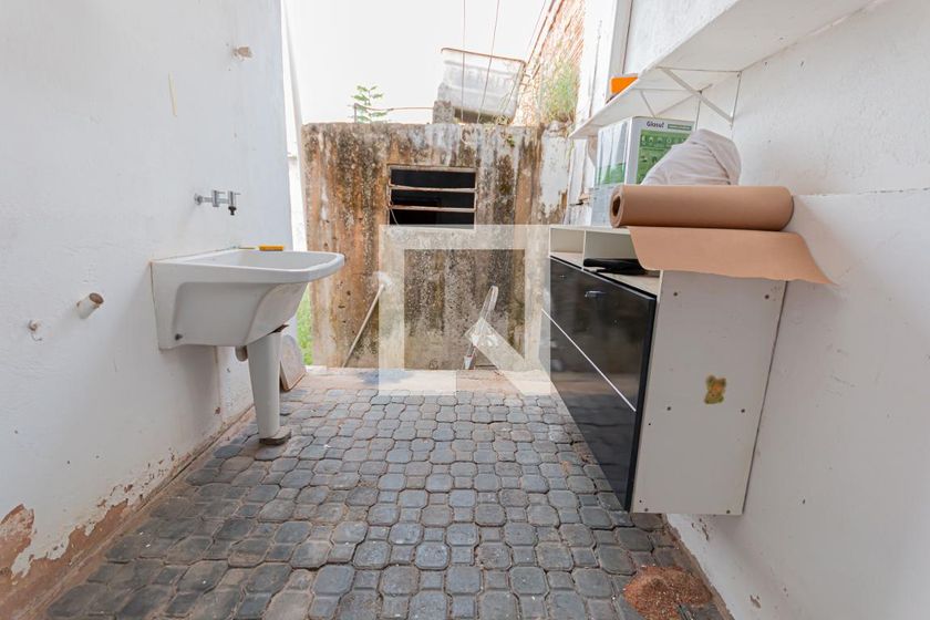 Casa à Venda - Jardim Flamboyant, 2 Quartos,  90 m2 em , Campinas - sp | SoloBR