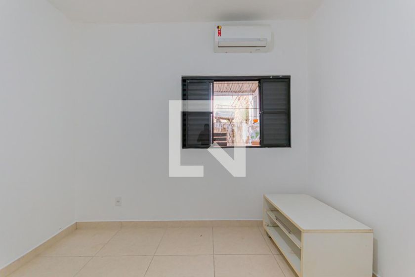 Casa à Venda - Jardim Flamboyant, 2 Quartos,  90 m2 em , Campinas - sp | SoloBR