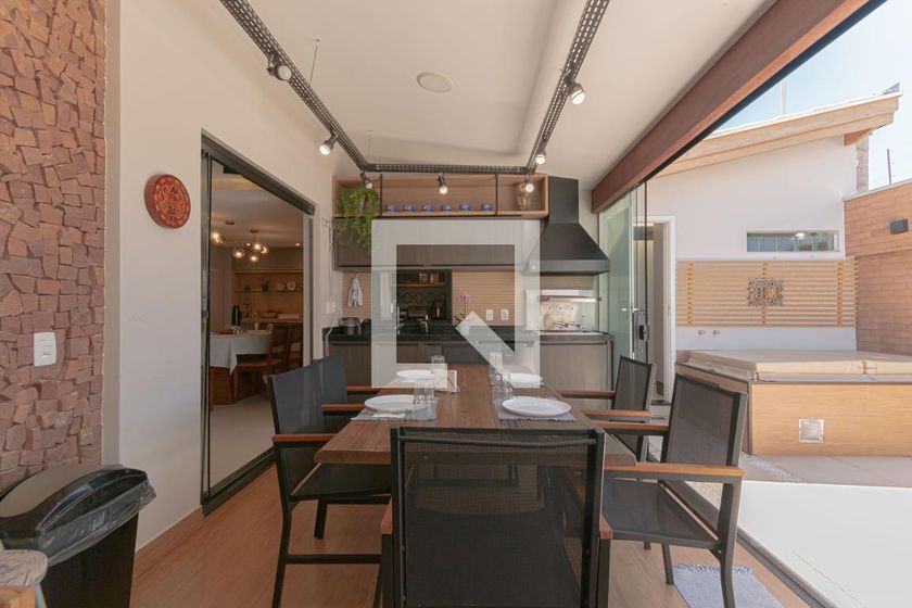 Casa à Venda - Mansões Santo Antônio, 3 Quartos,  154 m2 em , Campinas - sp | SoloBR