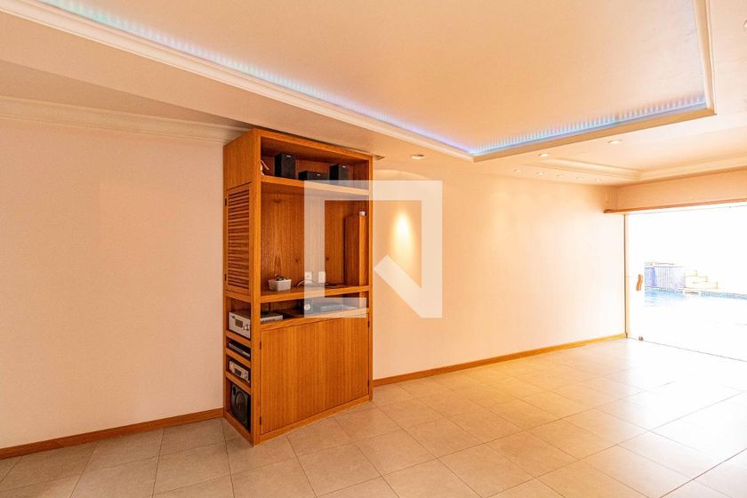 Casa, 3 quartos, 215 m² - Foto 2