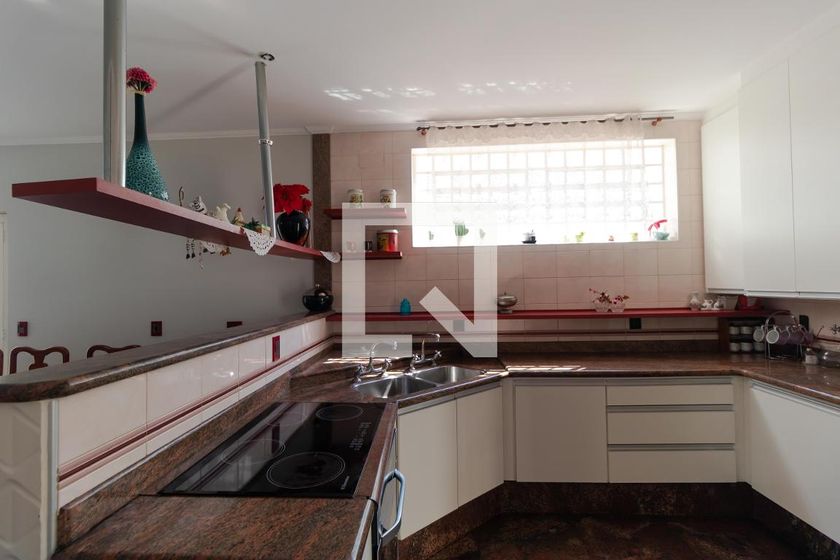 Casa à Venda - Jardim Chapadão, 4 Quartos,  327 m2 em , Campinas - sp | SoloBR
