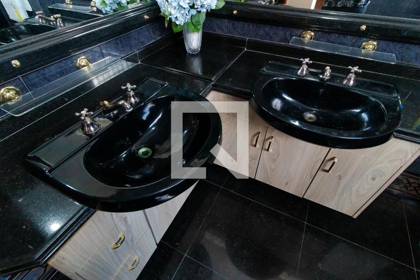 Casa à Venda - Jardim Chapadão, 4 Quartos,  327 m2 em , Campinas - sp | SoloBR