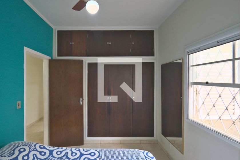 Casa à Venda - Taquaral, 4 Quartos,  220 m2 em , Campinas - sp | SoloBR