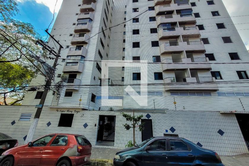 Condomínio em Rua Vinte E Um