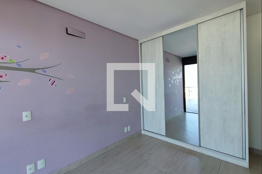 Casa à Venda - Swiss Park, 4 Quartos,  520 m2 em , Campinas - sp | SoloBR