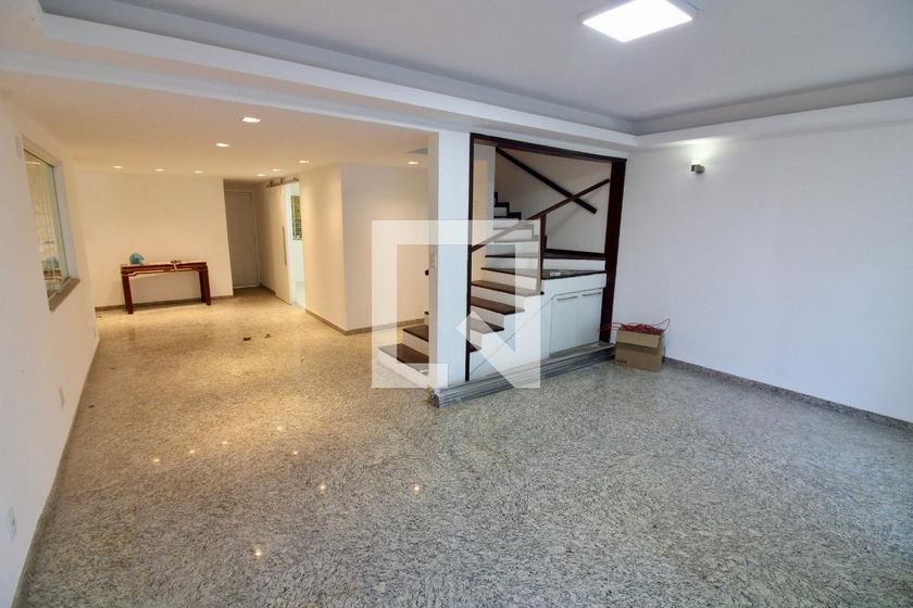 Casa, 4 quartos, 220 m² - Foto 1