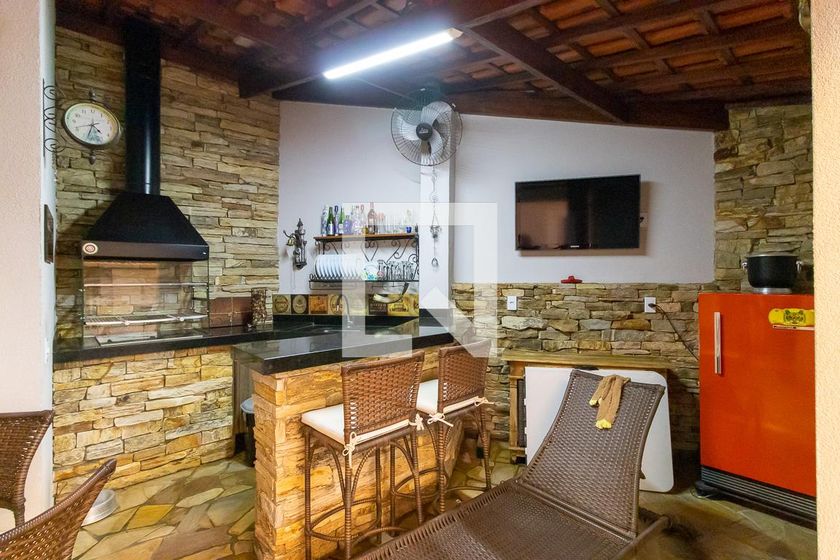 Casa à Venda - Jardim Planalto, 2 Quartos,  180 m2 em , Campinas - sp | SoloBR