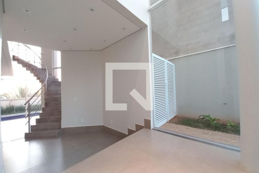 Casa à Venda - Swiss Park, 3 Quartos,  390 m2 em , Campinas - sp | SoloBR