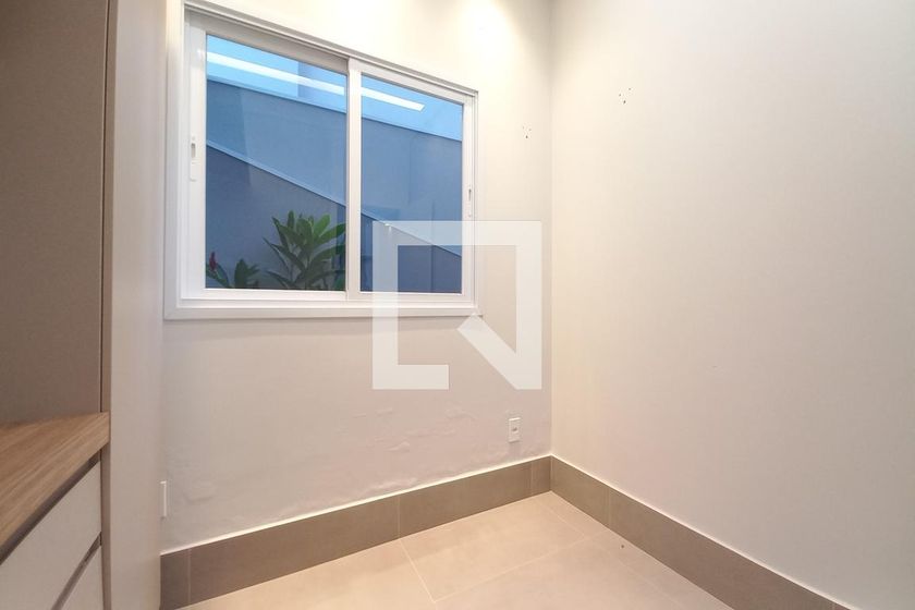 Casa à Venda - Swiss Park, 3 Quartos,  390 m2 em , Campinas - sp | SoloBR