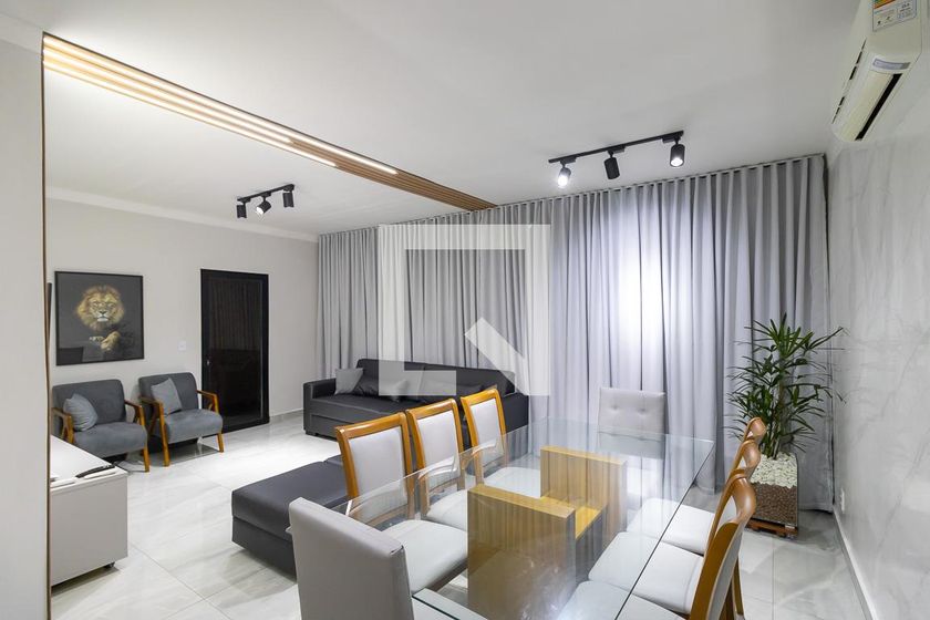 Casa à Venda - Jardim Flamboyant, 5 Quartos,  256 m2 em , Campinas - sp | SoloBR