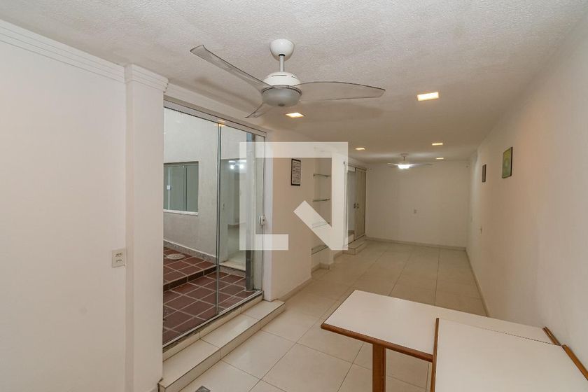 Casa à Venda - Jardim Planalto, 2 Quartos,  235 m2 em , Campinas - sp | SoloBR