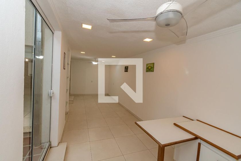 Casa à Venda - Jardim Planalto, 2 Quartos,  235 m2 em , Campinas - sp | SoloBR