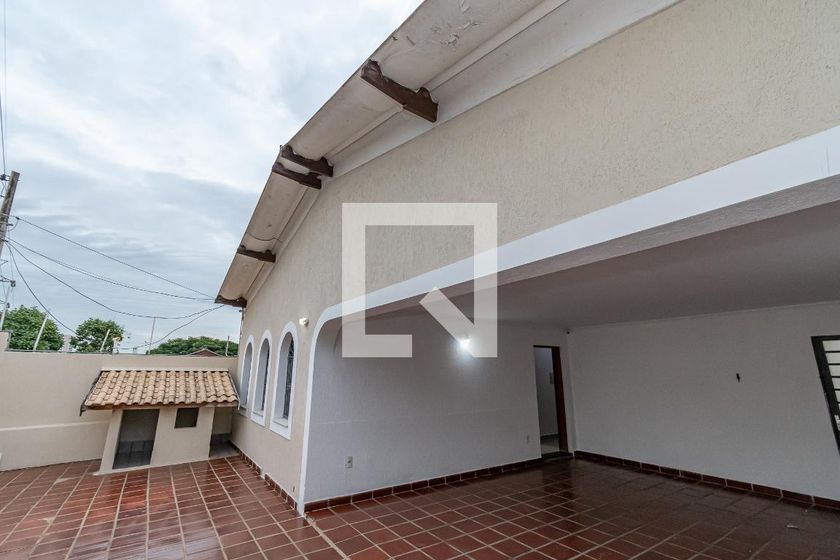 Casa à Venda - Jardim Planalto, 2 Quartos,  235 m2 em , Campinas - sp | SoloBR