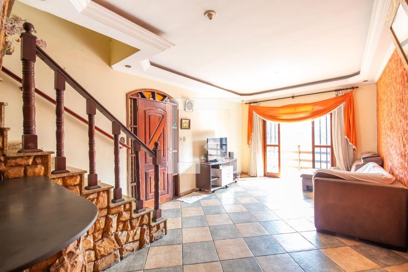 Casa, 3 quartos, 305 m² - Foto 1