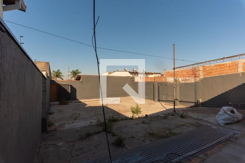Casa à Venda - Jardim do Lago, 2 Quartos,  358 m2 em , Campinas - sp | SoloBR
