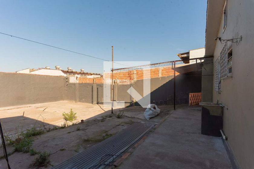 Casa à Venda - Jardim do Lago, 2 Quartos,  358 m2 em , Campinas - sp | SoloBR