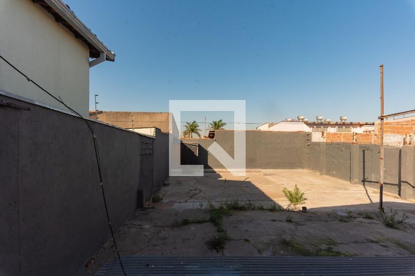 Casa à Venda - Jardim do Lago, 2 Quartos,  358 m2 em , Campinas - sp | SoloBR
