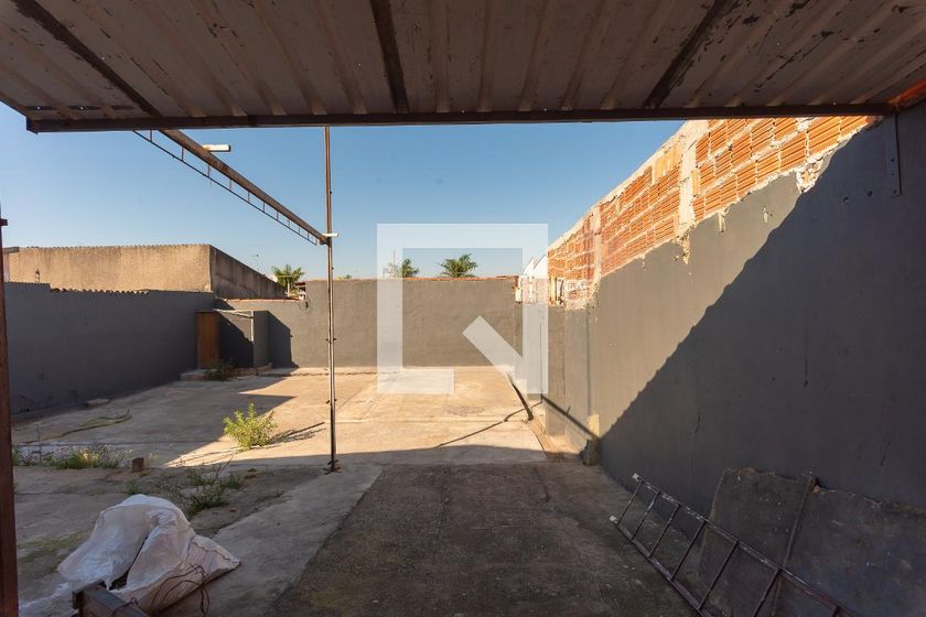 Casa à Venda - Jardim do Lago, 2 Quartos,  358 m2 em , Campinas - sp | SoloBR