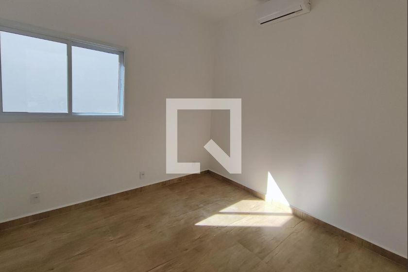 Casa à Venda - Swiss Park, 4 Quartos,  282 m2 em , Campinas - sp | SoloBR