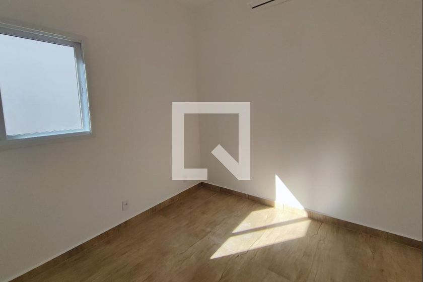 Casa à Venda - Swiss Park, 4 Quartos,  282 m2 em , Campinas - sp | SoloBR