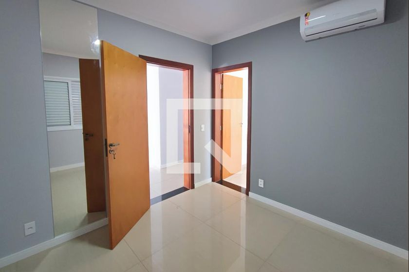 Casa à Venda - Swiss Park, 4 Quartos,  282 m2 em , Campinas - sp | SoloBR