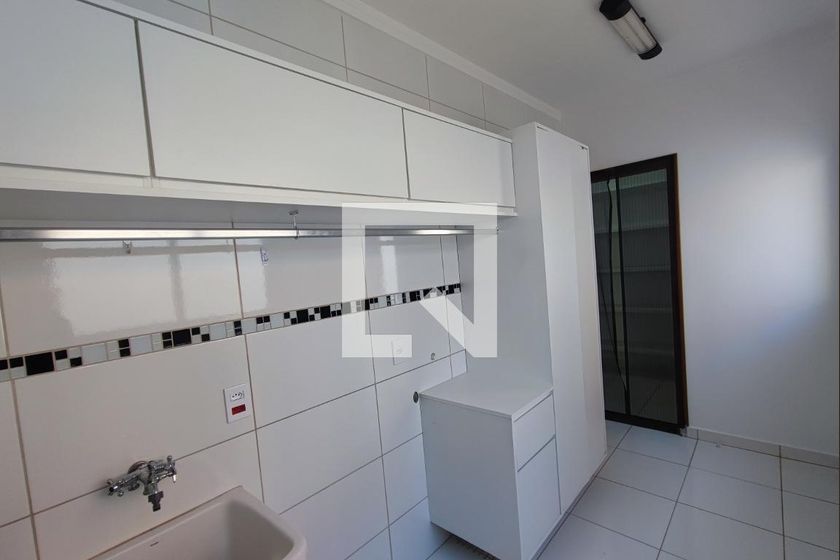 Casa à Venda - Swiss Park, 4 Quartos,  282 m2 em , Campinas - sp | SoloBR
