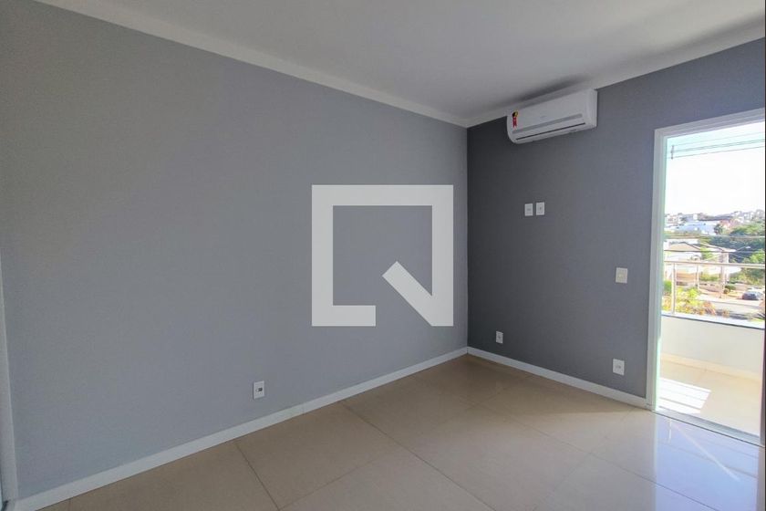 Casa à Venda - Swiss Park, 4 Quartos,  282 m2 em , Campinas - sp | SoloBR